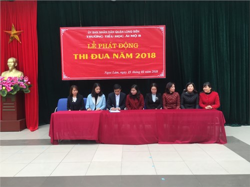 Trường Tiểu học Ái Mộ B kí giao ước thi đua năm 2018